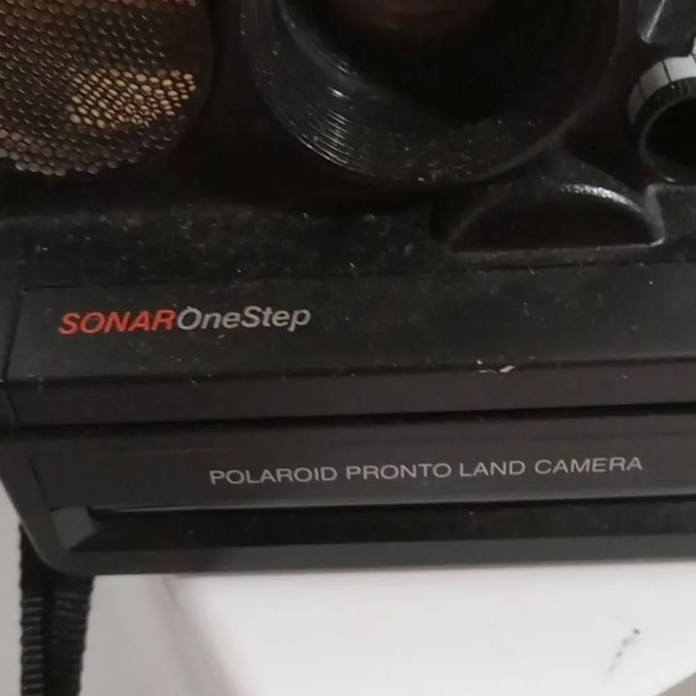 Black Camera Polaroid One Step Sonar 600 Film Includes Strap